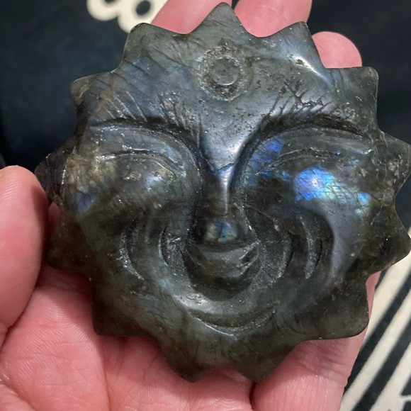 Labradorite Sun Carving - Picture 2 of 5